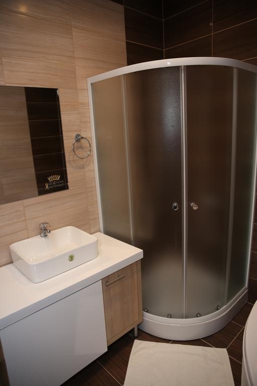 Gold Crown Apartments ياغودينا المظهر الخارجي الصورة