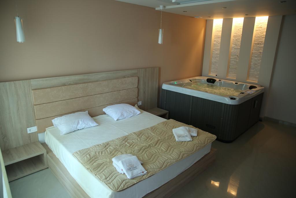 Gold Crown Apartments ياغودينا المظهر الخارجي الصورة